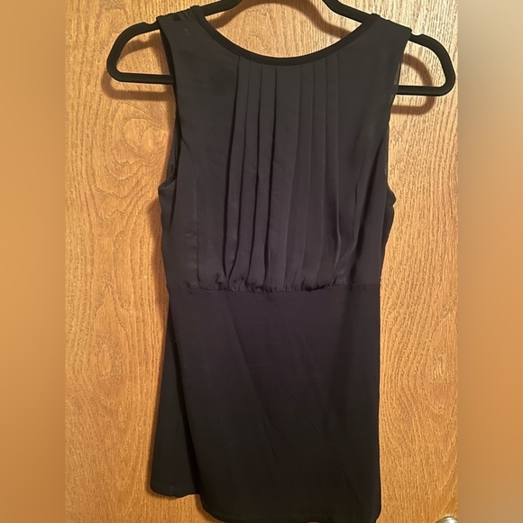 Black Mac and Jac  tank top with pleated detailing on top - Picture 3 of 4